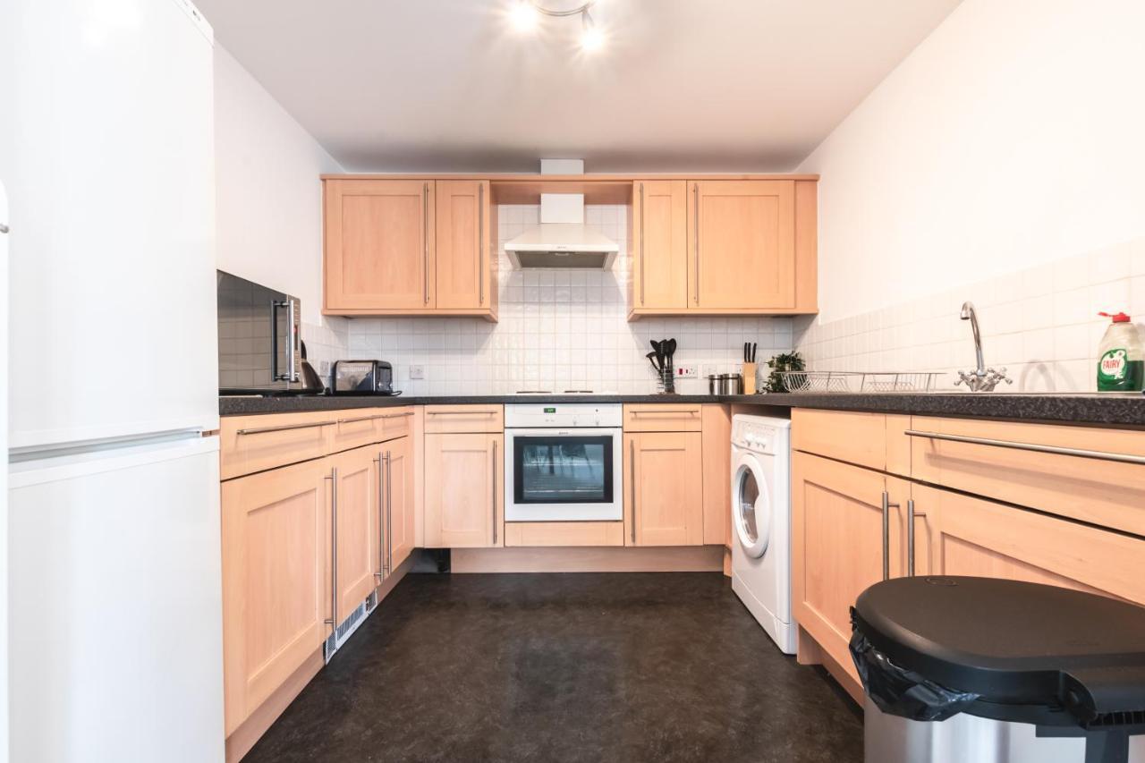 Best Price! Large Spacious 2 Bed Apartment - King Size Or Single Beds, Sofabeds, Smart Tvs, Free Parking Southampton Exterior foto